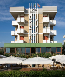 Hotel Imperial - 3 Stelle a Marotta con spiaggia privata