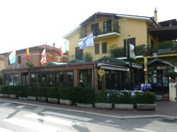 LA PERLA Ristorante Pizzeria - Catering & Banqueting LA PERLA Ristorante Pizzeria - Catering & Banqueting