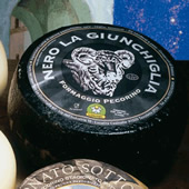 Caseificio La Giunchiglia - Fomaggio Pecorino Nero