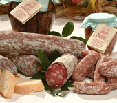Macelleria Cappella - Salame e salsiccia di cinghiale