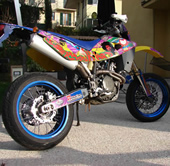 Visual Team Sas - Grafiche Personalizzate su moto da strada e da cross
