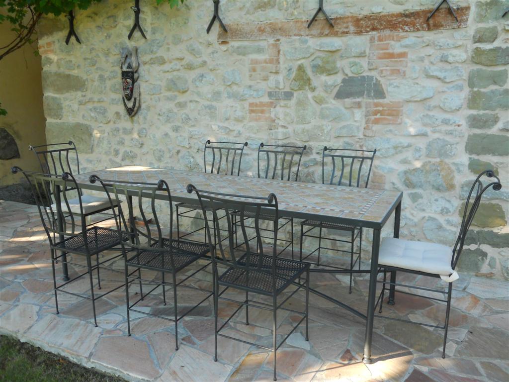 Artistica ferro battuto design e artigianato in ferro battuto ... Tavolini in ferro battuto per esterni