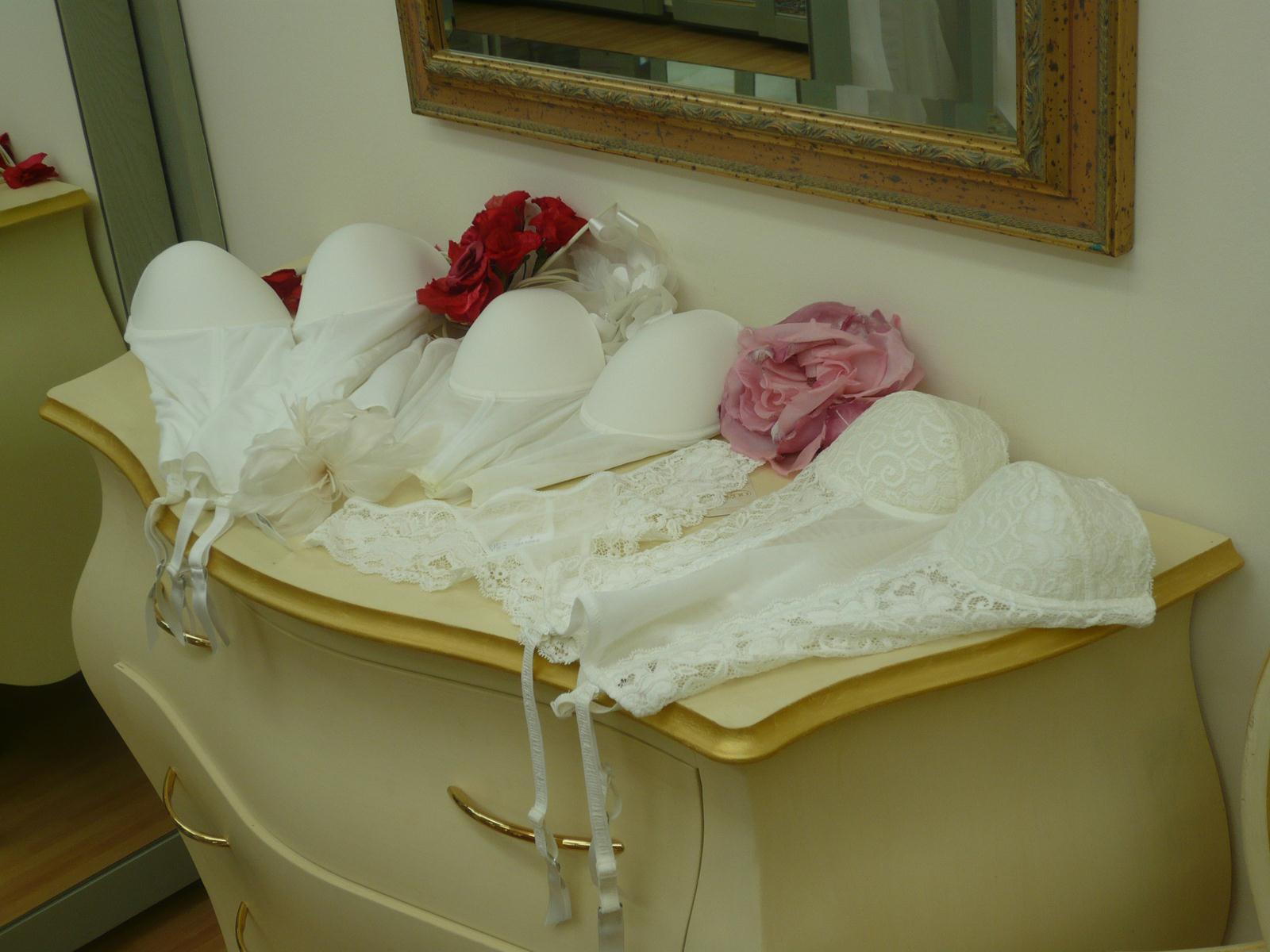 La sposa di Eugenia - Abiti da sposa e da cerimonia a Fano