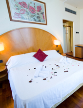 Hotel Vime Kursaal a Cattolica - Camere Eleganti vista mare o vista giardini con fontane